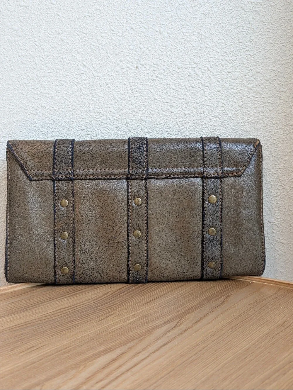 Jasmine vintage clutch